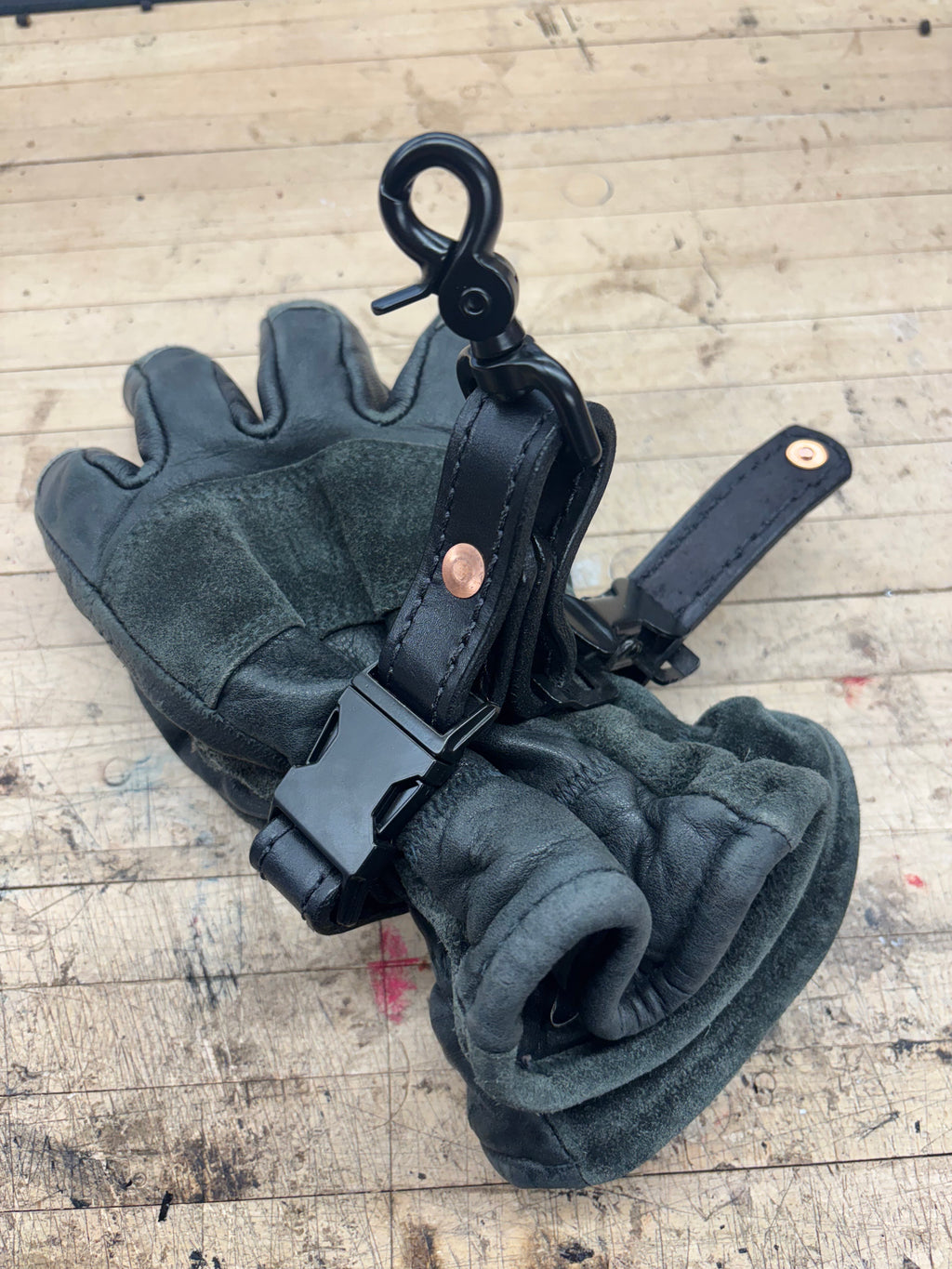 Hoseman Leather Glove Holder