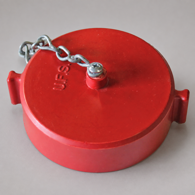 Red polycarbonate fire hose cap with retaining chain for NH fire hose connections