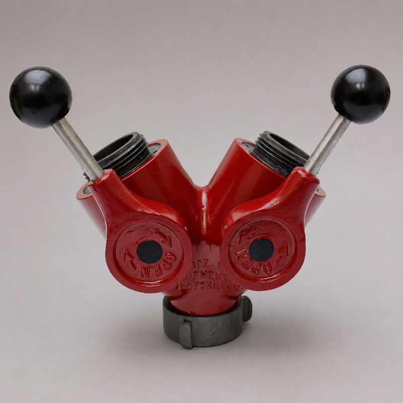 Cascade gated wye with 1½-inch female inlet and two 1½-inch outlets