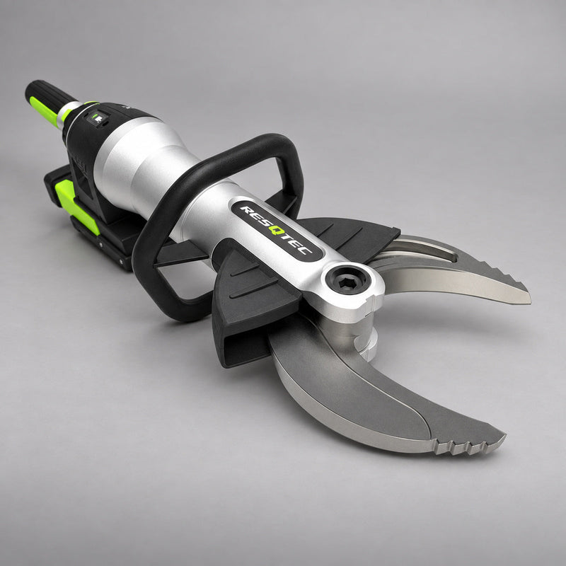 RESQTEC G6W-FR EDD rescue cutter with angled W-blades