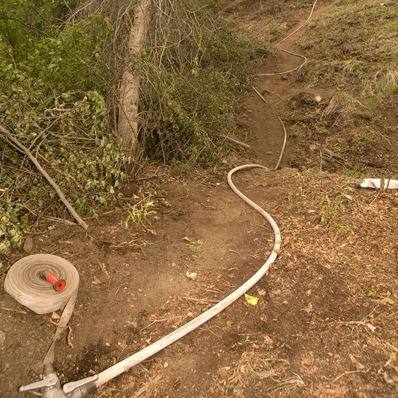 Cascade gated wye dividing one fire hose line into two outlets